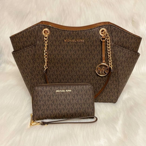 MICHAEL KORS LARGE CHAIN TOTE WITH WALLET - Picture 1 of 3